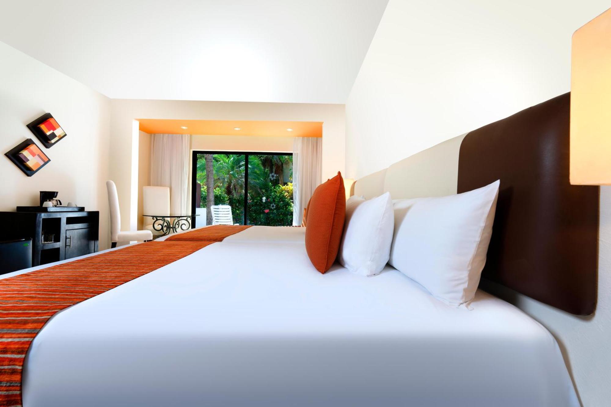 Grand Oasis Tulum Riviera Hotel อากุมัล ภายนอก รูปภาพ